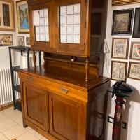 Credenza antica e dispensa