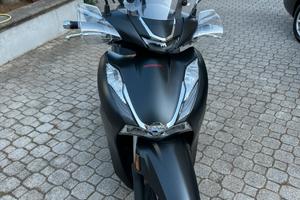 Honda SH 350 Sport
