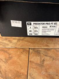 Scarpe da calcio coi tachetti in ferro