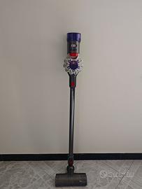 Aspirapolvere Dyson V8 + accessori + motore nuovo