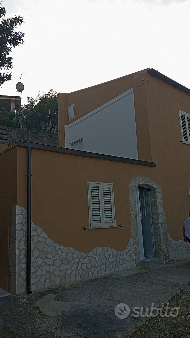 Casa indipendente con spazio dietro è avanti - Vista 3