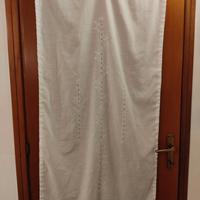 Tenda bianca con rucami