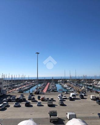 4 LOCALI A LAVAGNA