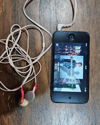 iPod touch 8 Gb caricabatteria e cuffie