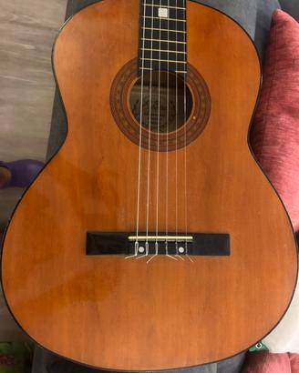 Chitarra 3/4 usata pochissimo