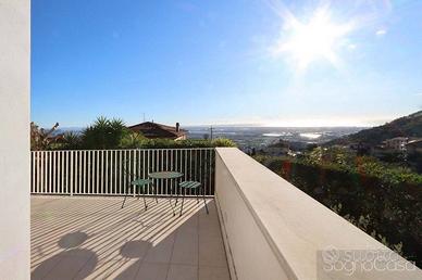 MASSAROSA - RESIDENZA CONTEMPORANEA CON VISTA MARE