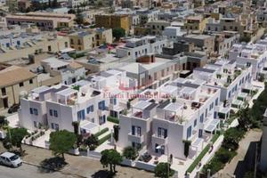 Appartamento di 210 m² con 4 locali e box auto a S