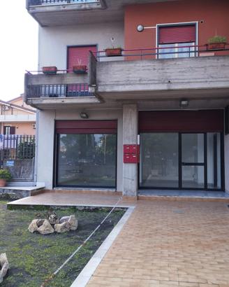 Bottega 40 mq con 2 punti luce