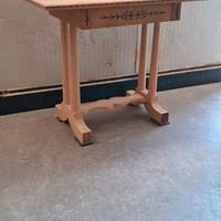 Piccolo tavolo/scrittoio