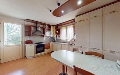 Villetta a schiera di testa