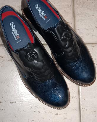scarpa pelle vernice blu