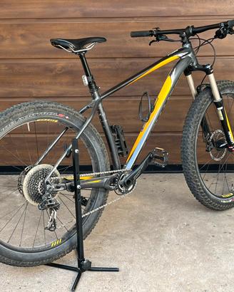 SPECIALIZED MTB FUSE COMP 6FATTIE