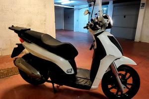 Piaggio Carnaby 300 -2011