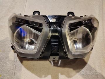 Faro anteriore orig. Triom Yamaha xmax125-250