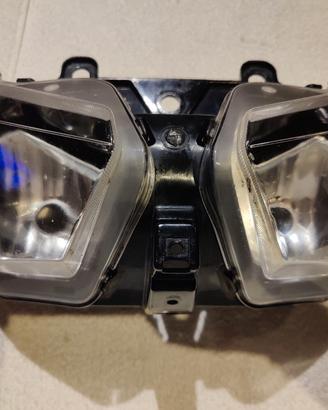 Faro anteriore orig. Triom Yamaha xmax125-250