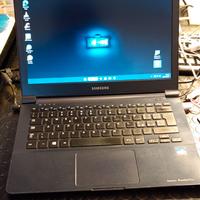 Netbook Samsung NP905S3G + mouse Logitech M185