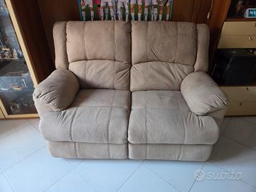 divano 2 posti con recliner elettrico 