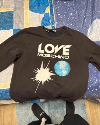 maglione love moschino
