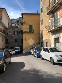 MONOLOCALE A OLEVANO ROMANO