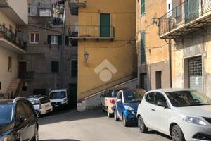 MONOLOCALE A OLEVANO ROMANO