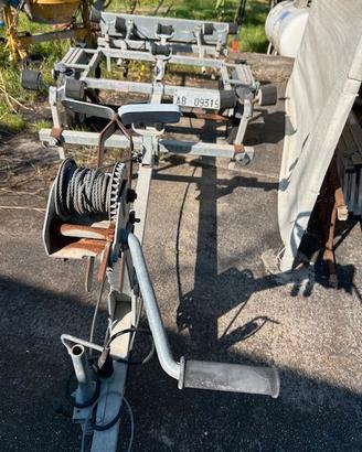 CARRELLO PER GOMMONE