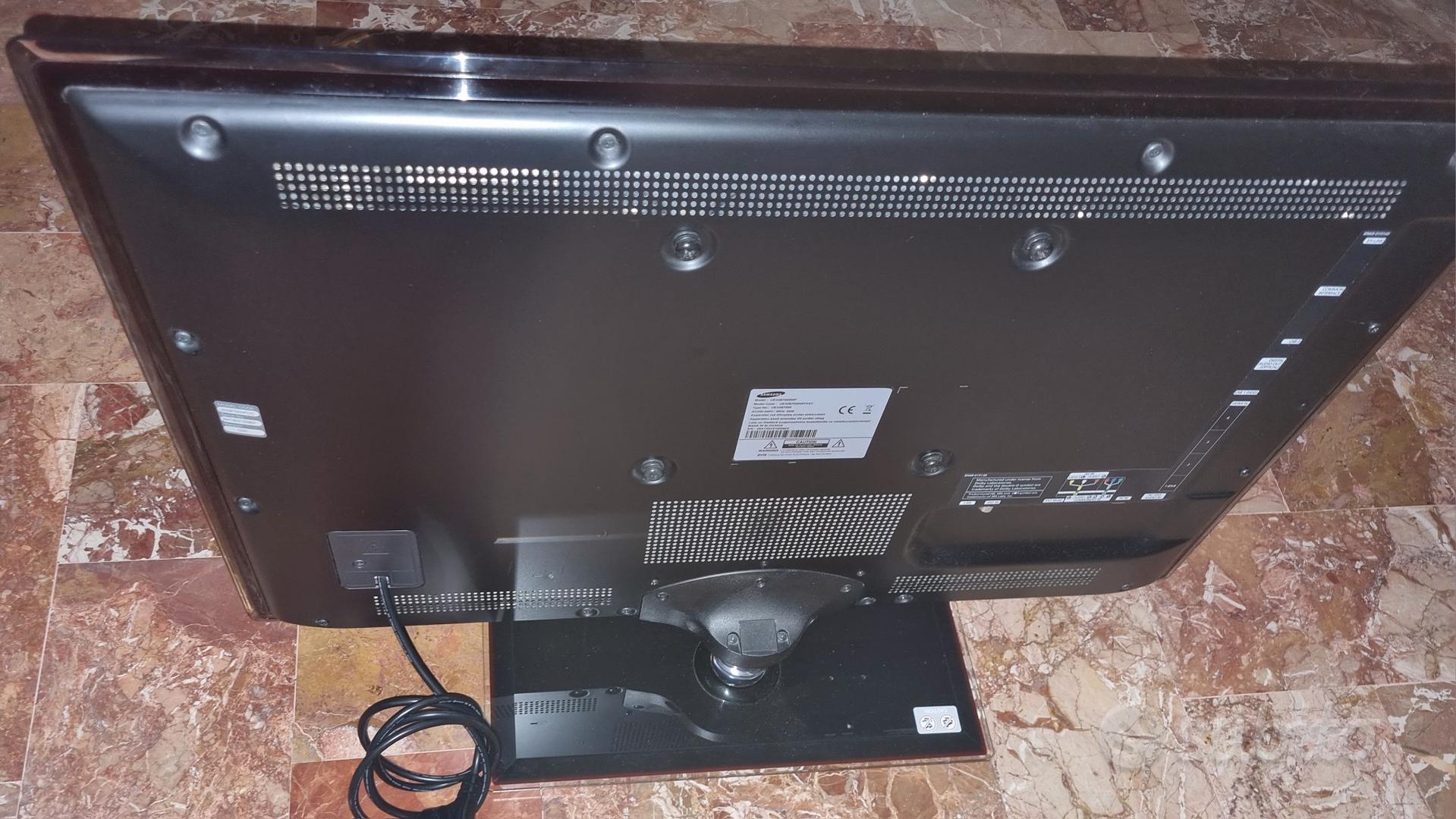 Tv Samsung Smart 32 Pollici UE32T5370AU - Audio/Video In vendita a Roma