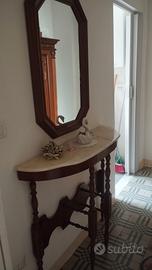 Consolle vintage con piano in marmo e specchio