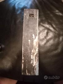 Placca artistica in ceramica smaltata. firmata