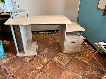 Scrivania PC, ufficio con cassettiera