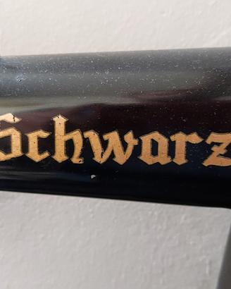 Macchina da cucire vintage Schwarz