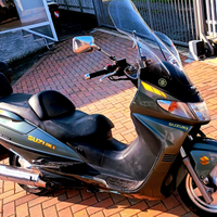 Suzuki Burgman da vetrina