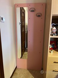 Specchio e appendi abiti da muro