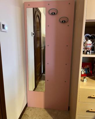 Specchio e appendi abiti da muro