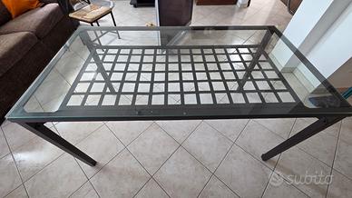 Tavolo moderno in vetro temperato e metallo