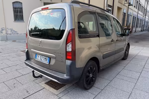 Peugeot Partner Tepee BlueHDi 100 4x4 Outdoor Extr