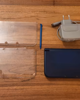 New Nintendo 3DS XL  con caricatore originale