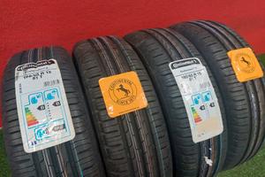 165 65 15 Gomme Estive 2020 Continental 165 65R15