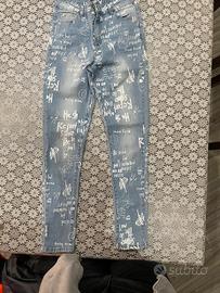 jeans denim  a vita alta con stampa 