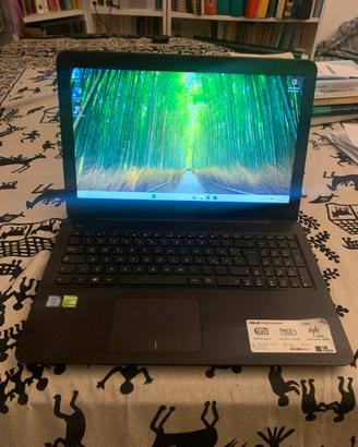 Asus F556U core i5 6th 8GB 500GB SSD batteria new