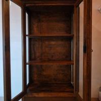Splendida vetrina in legno massello