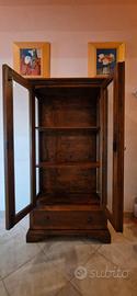 Splendida vetrina in legno massello