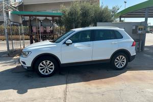 Volkswagen Tiguan 2.0 TDI SCR DSG 4MOTION Business