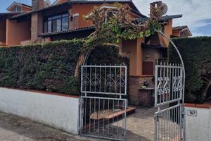 Graziosa villetta di mq 90 al p. terra + 1°