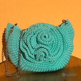 Borsa handmade color Tiffany con rosa a rilievo