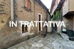 Rustico / Casale di 188 m² con 4 locali a Bellano