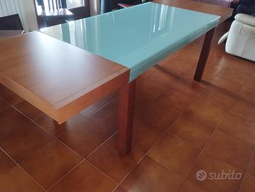 Tavolo design moderno in vetro e legno