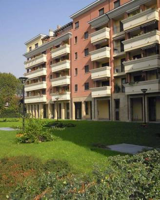 Box / Garage di 16 m² a Cinisello Balsamo