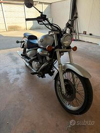 Suzuki VL 125 Intruder (2000)