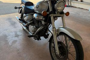 Suzuki VL 125 Intruder (2000)