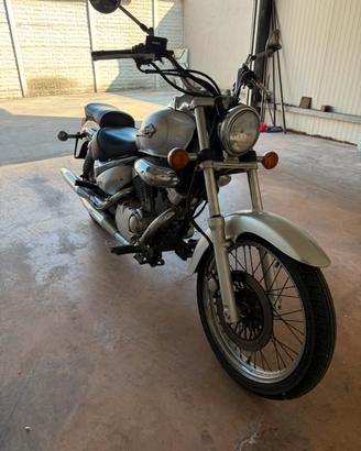 Suzuki VL 125 Intruder (2000)